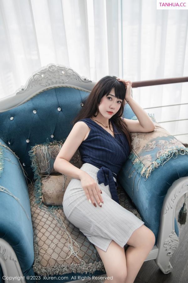   [XiuRen]高清写真图 2023.02.16 No.6272 严利娅Yuliya 短裙美腿第2张图片
